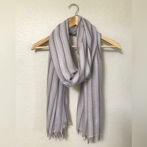 Pashmina Cashmere & Silk Scarf. Lavender silver plaid color. Handmade in Italy.